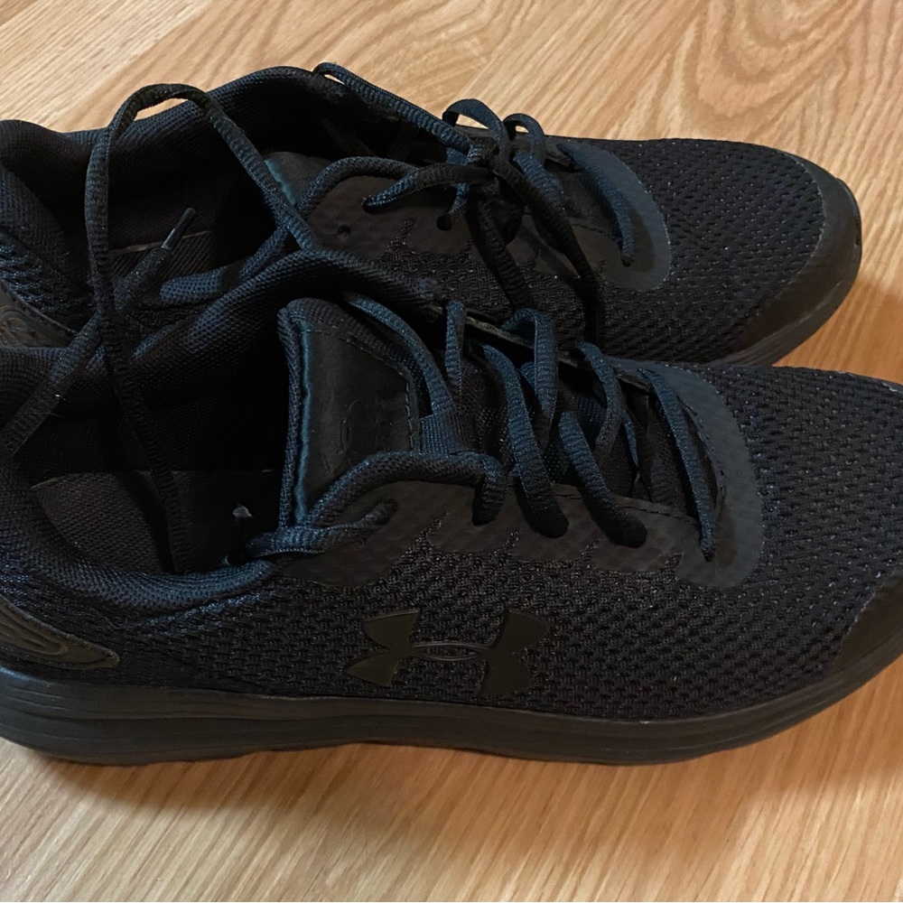 Under Armour black sneakers size Men’s 8.5